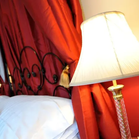 Feversham 4*
