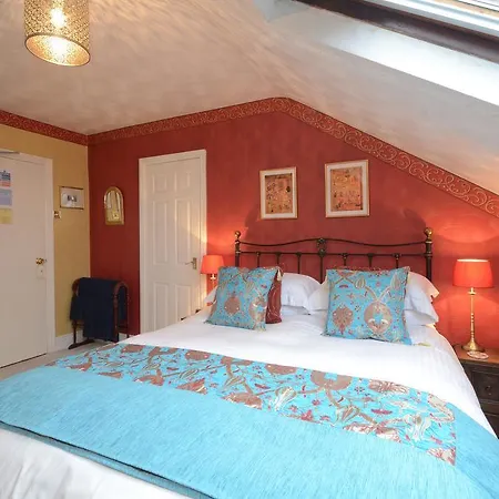 Feversham Guest house 4*